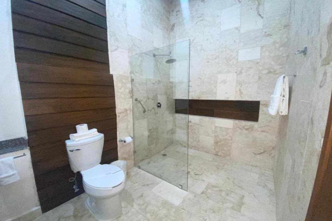 Real Hispano Valladolid  Exterior photo A modern bathroom with a shower enclosure